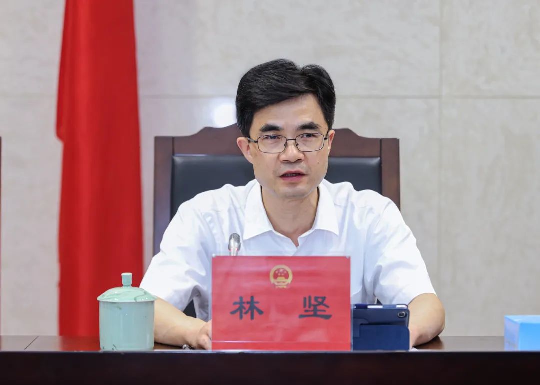 砥砺奋进新征程实干建功新时代不断开创人大工作新局面